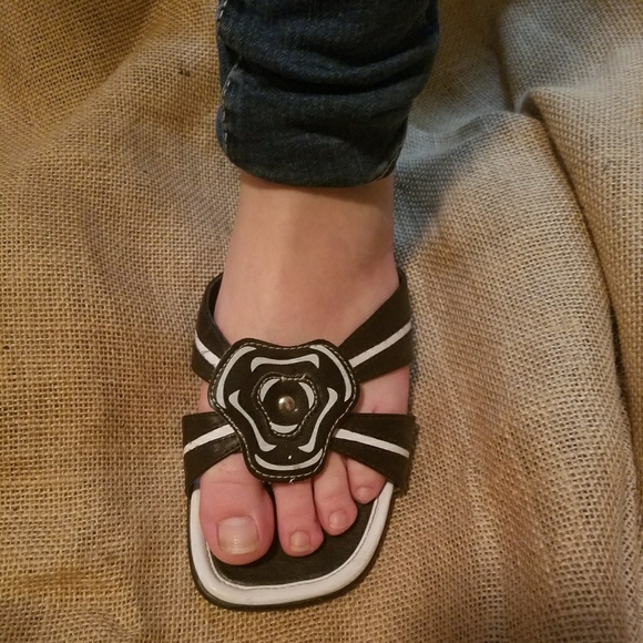 Rasolli Sandals - Picture 5 of 5